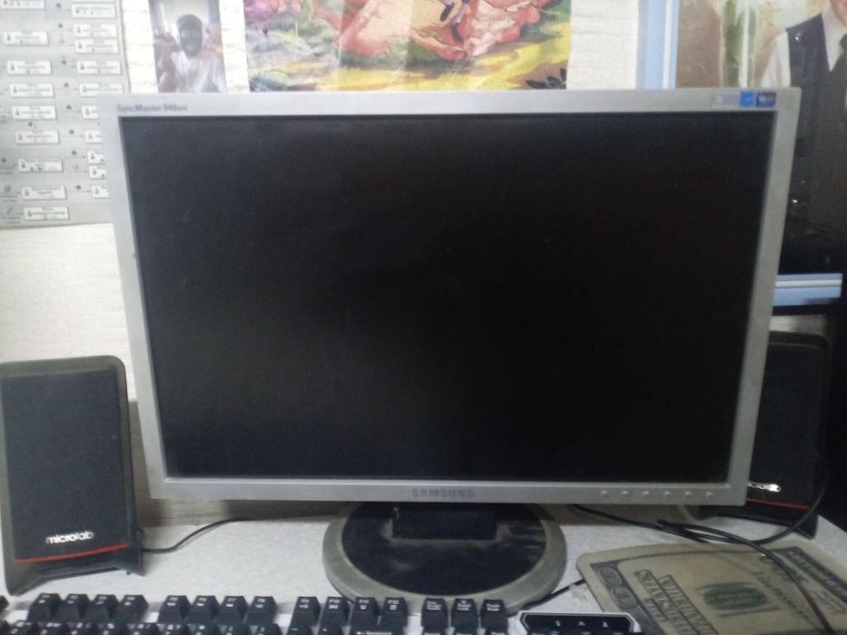 Подам монитор самсунг