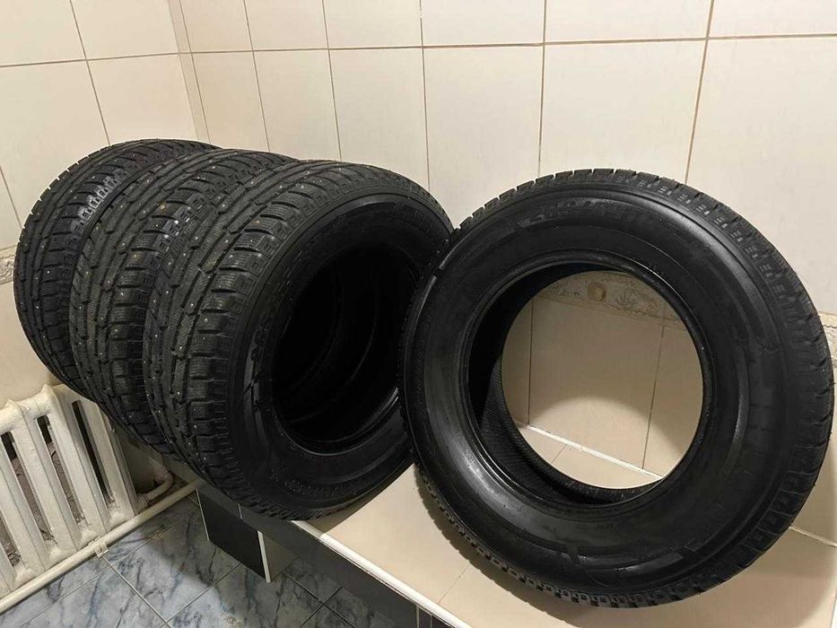 Продам комплект зимней резины
