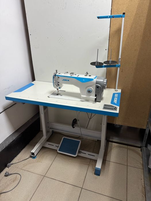Продам швейные машины jack f4 и jack w4