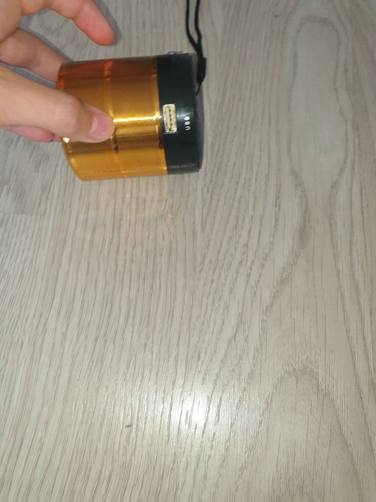 Мини колонка , золотая .
