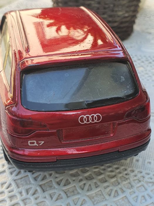 Audi Q7 мащаб  1:32