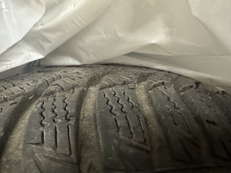 Гуми Kumho 175/65R14 82T dot 2019 8mm зимни