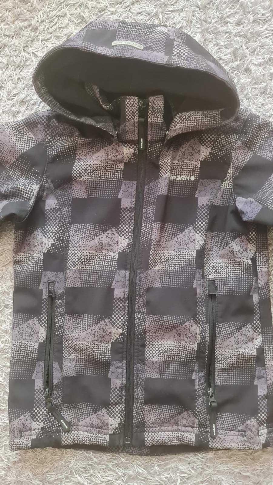 Софтшел яке и накъсани дънки "H&M" за 128 см
