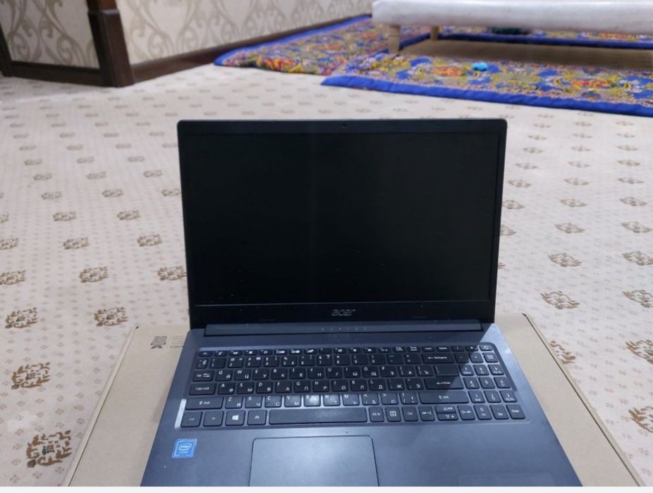 Noutbuk Acer asri
