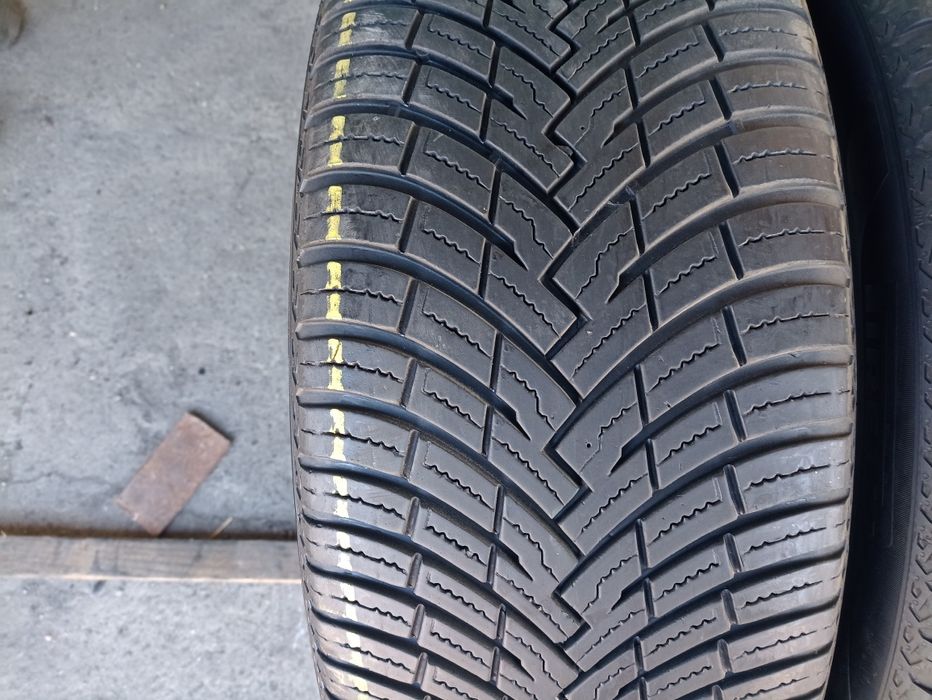 2 anvelope AllSeason Pirelli 235/50 R19 dot 4321