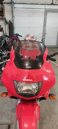 Ветровое стекло Honda CBR600F3