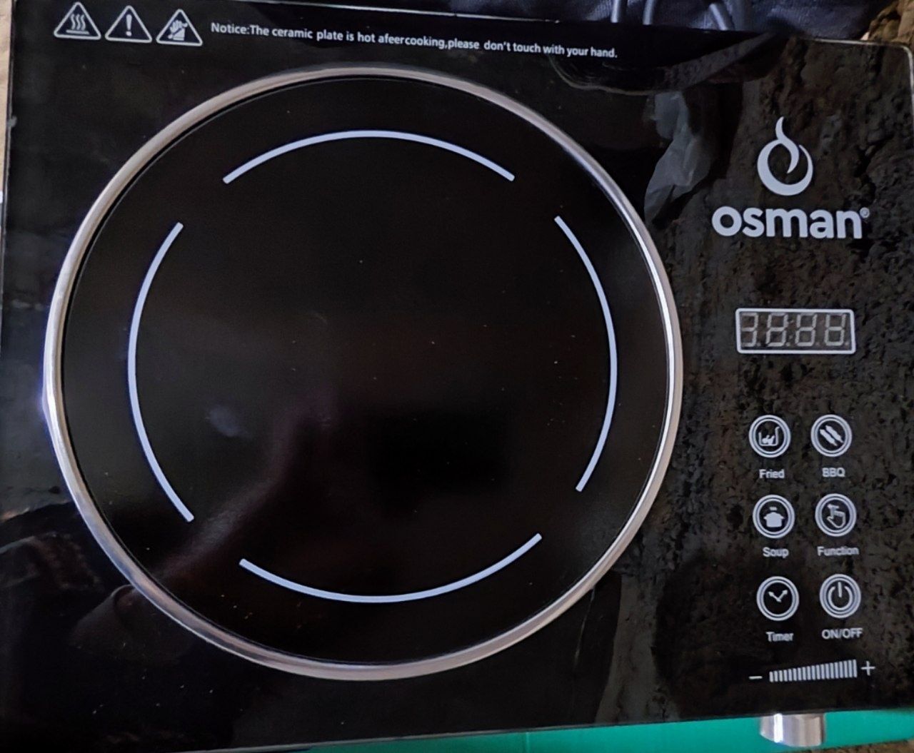 Компактная и стильная электрическая плита Osman позволит готовить в лю