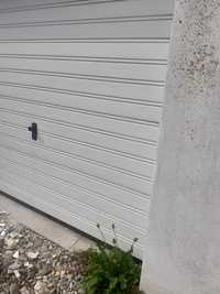 Ușa garaje rabatabila automat cu telecomandă