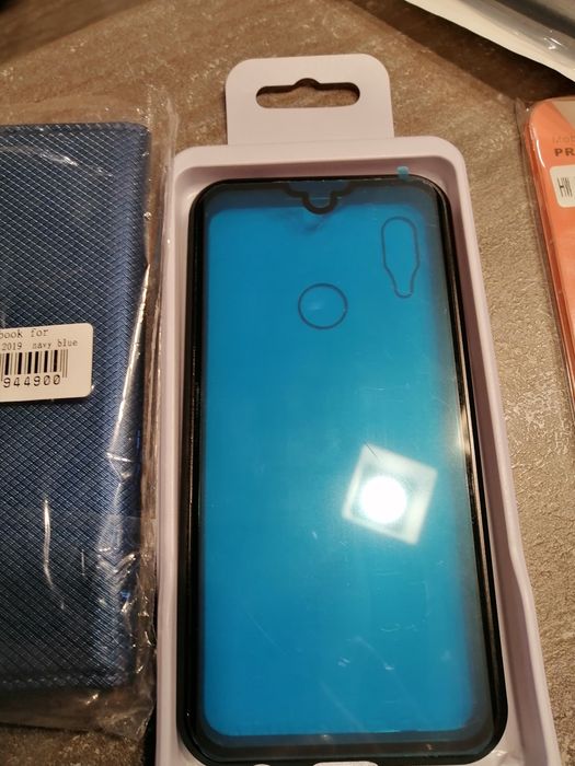 Продавам калъфи за Huawei P smart