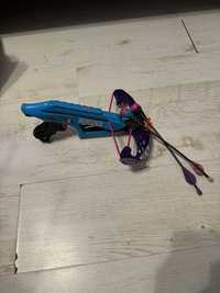 Nerf Courage Crossbow cu sageti