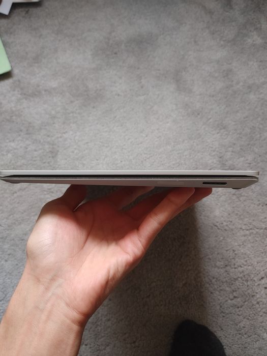 Microsoft surface laptop 2