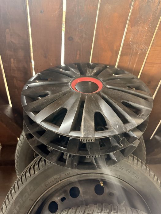 Jante tablă echipate cu anvelope BFGoodrich de iarnă 185/55/R15