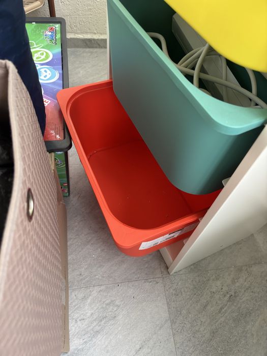 Шкаф Икеа с кутии