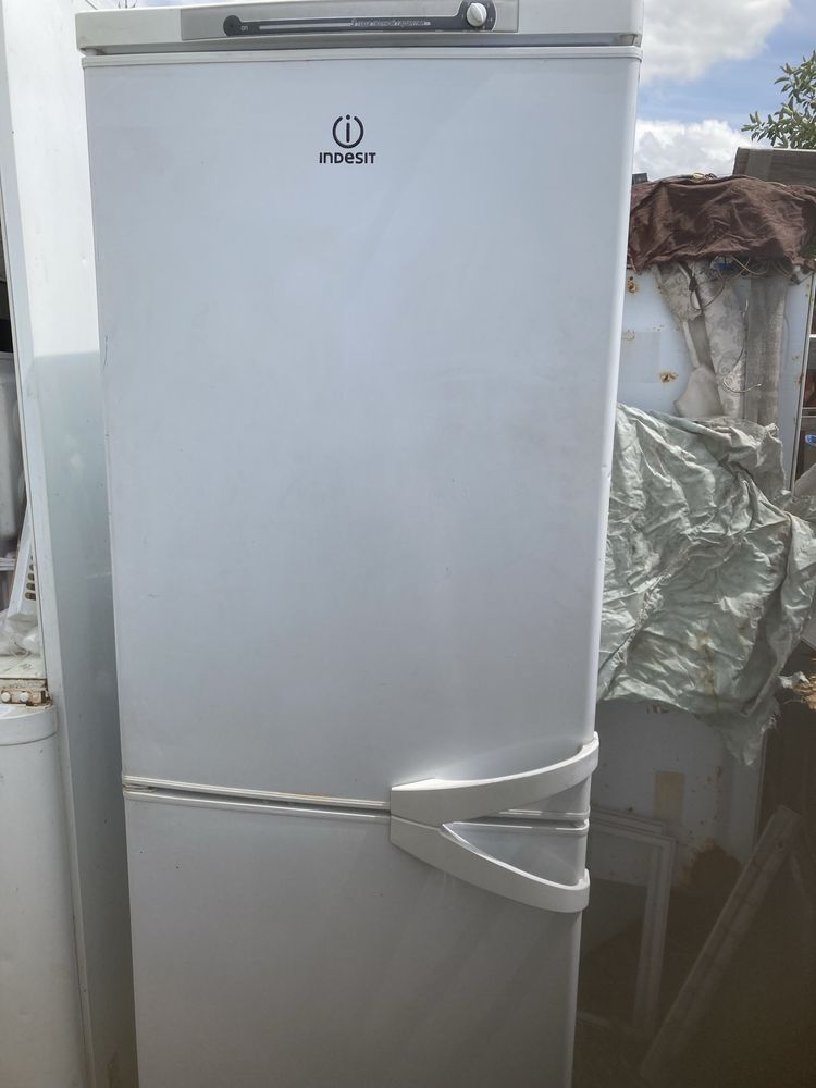 Продам холодильник