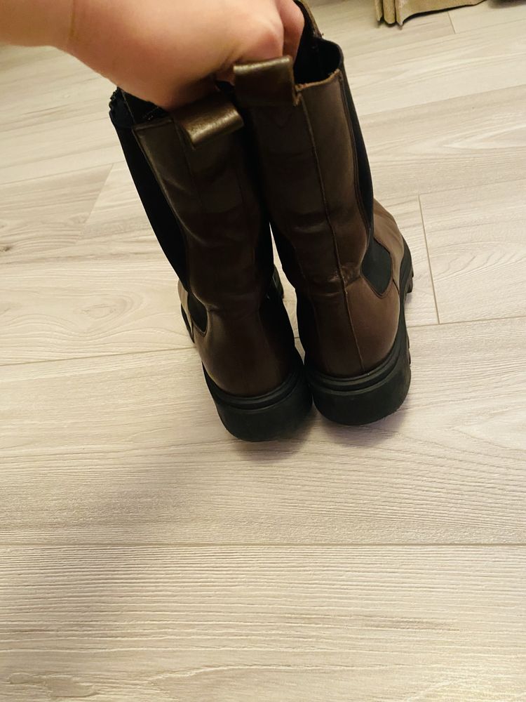 Ghete Massimo Dutti