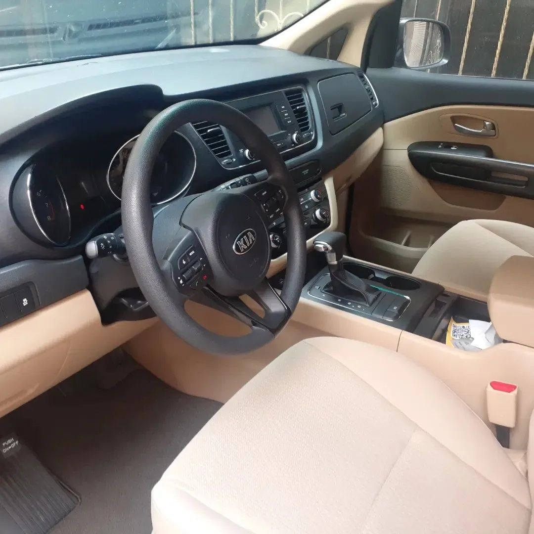 Химчистка авто  салона  полировка  авто  кузова Аксия 600000 сум