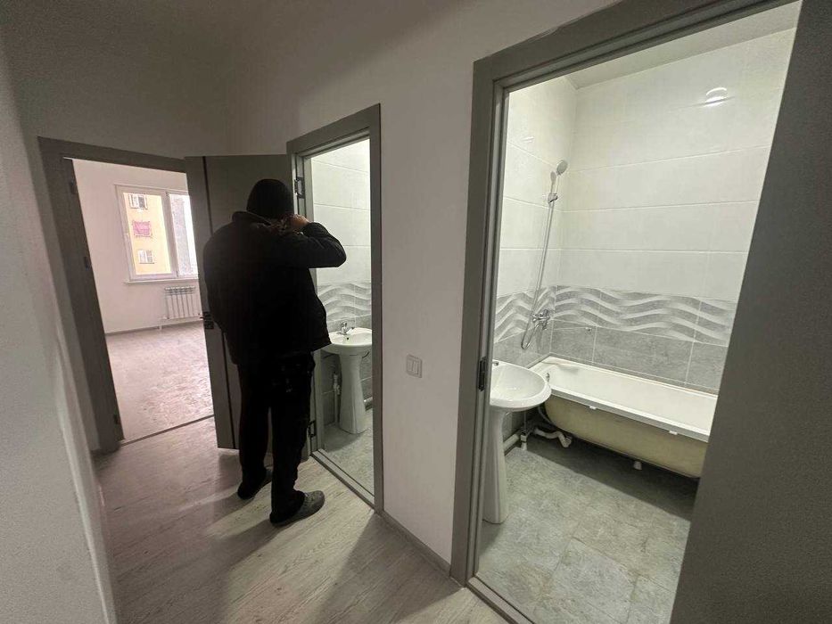Yangihayotda arzon uy sotiladi.