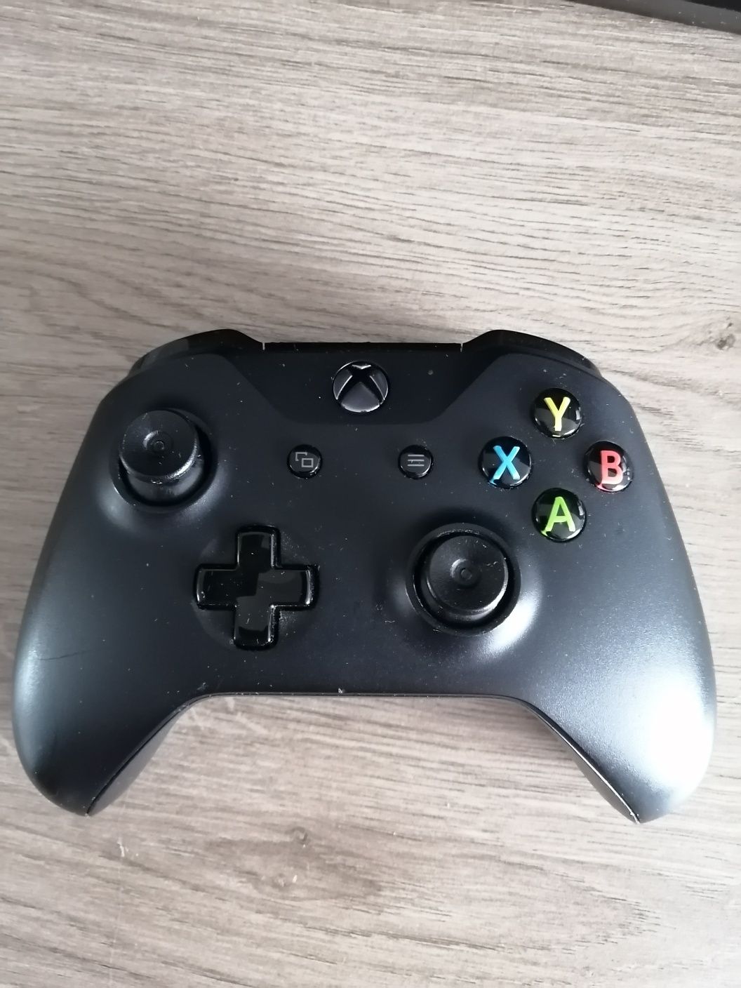 Vand xbox one 1T+1 contreler si cablu de alimentare