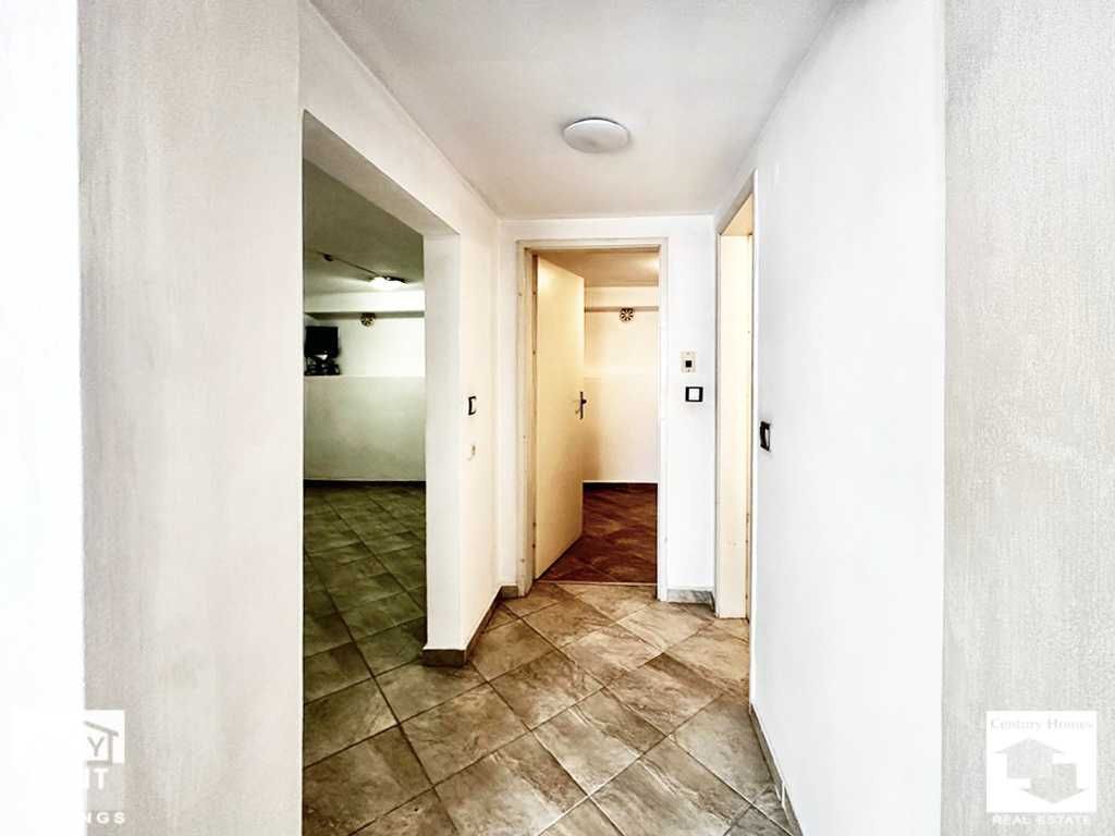 Дава се под наем Магазин в Велико Търново, Център - 72 кв.м за 460 € - Снимка #1