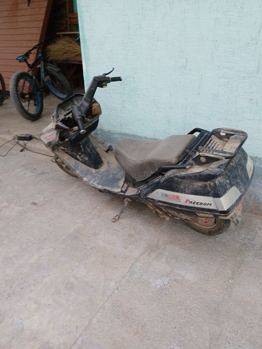 Elektro Skuter sotiladi