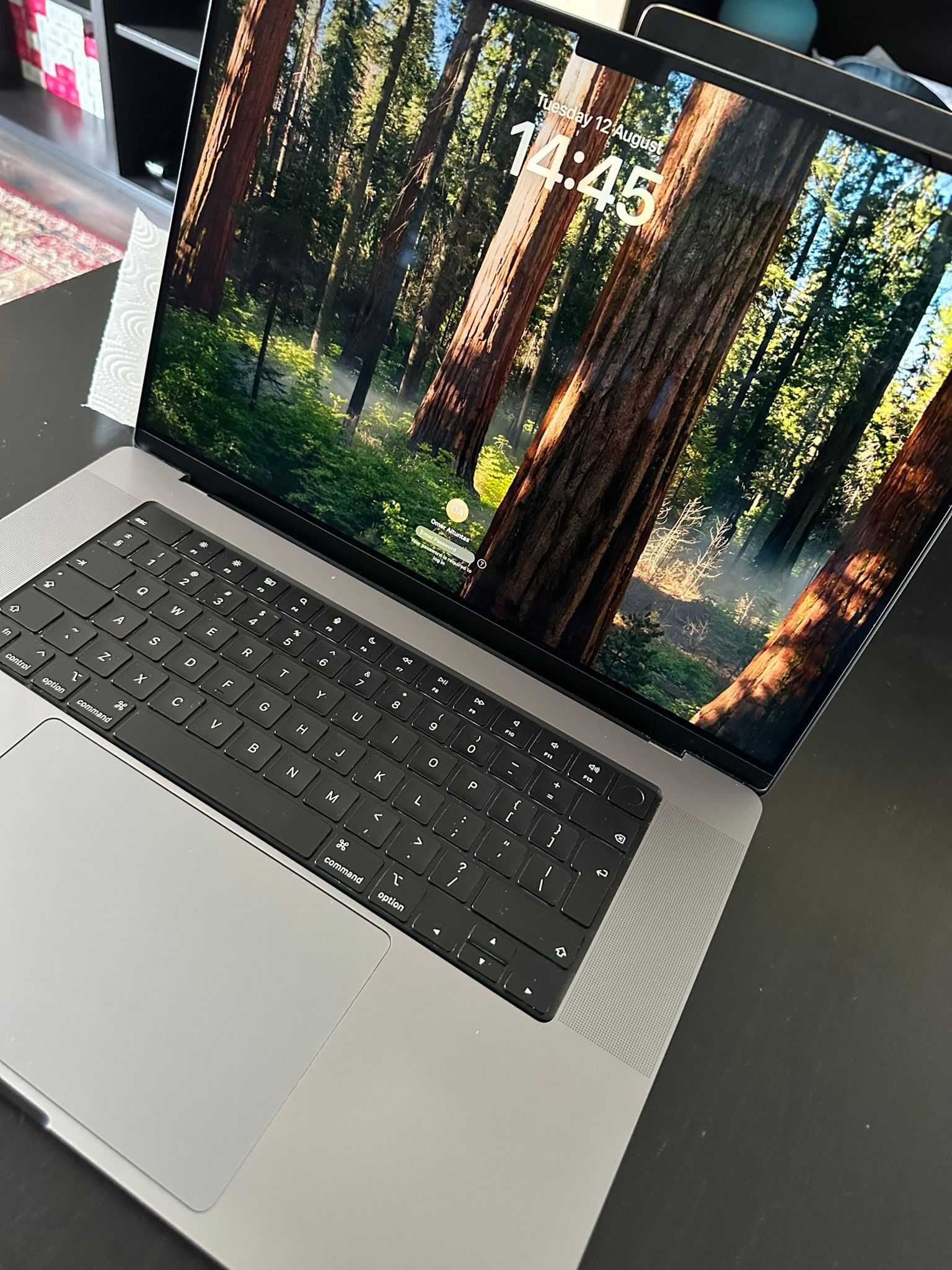 MacBook Pro 16” (2023) M2 Pro, 16GB RAM – Перфектно състояние