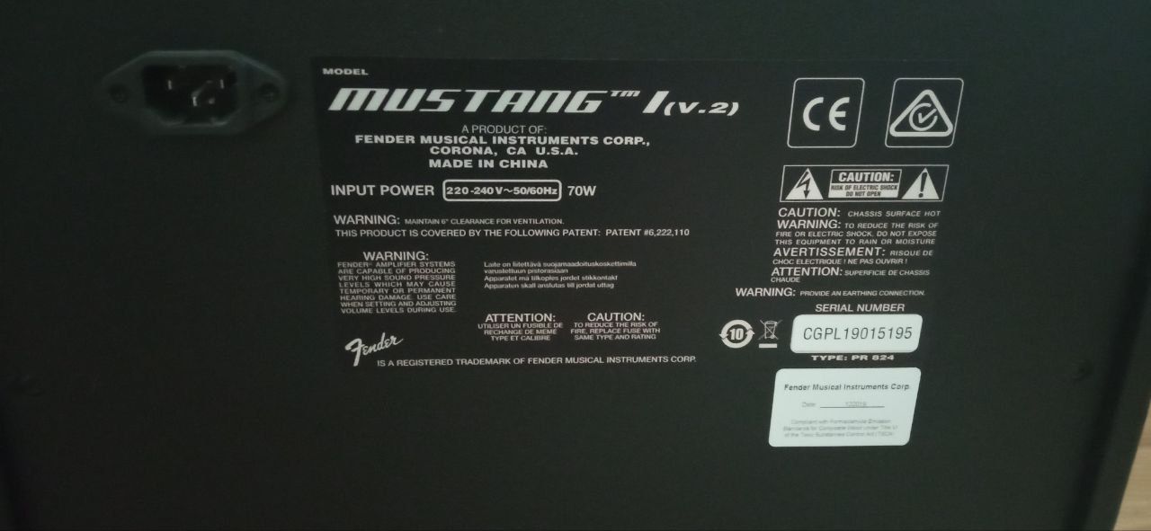 Комбо усилитель FENDER MUSTANG I (V2)