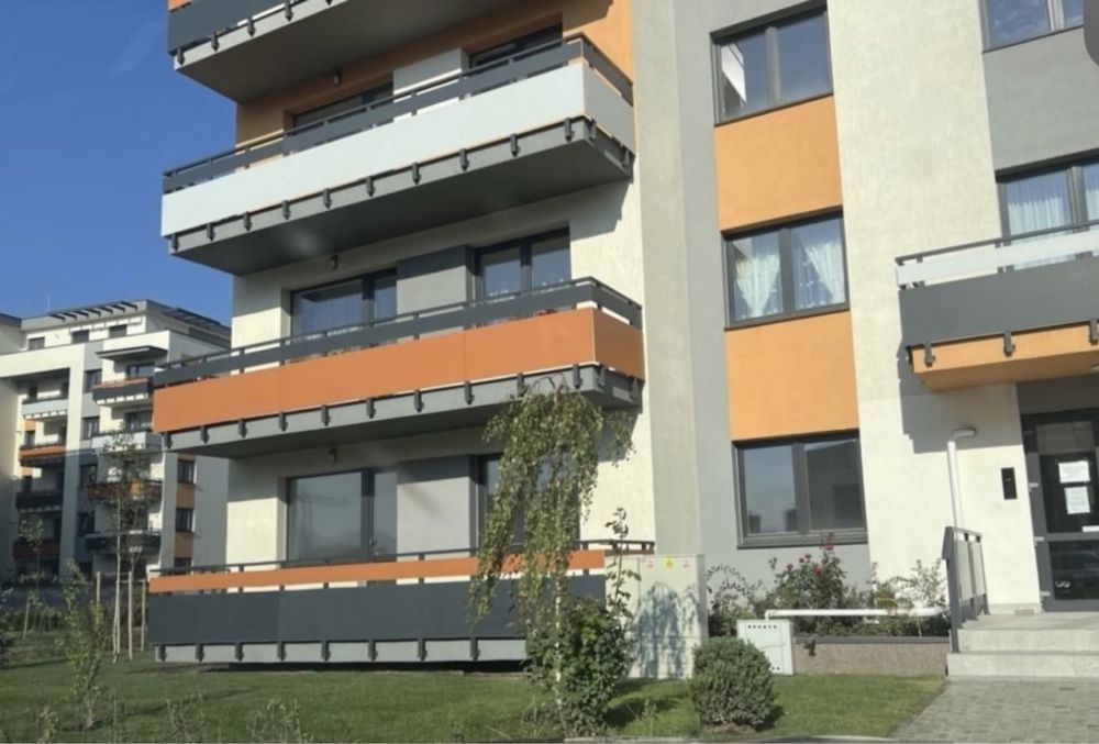 Inchiriez apartament cu 3 camere DOAR PENTRU BIROURI