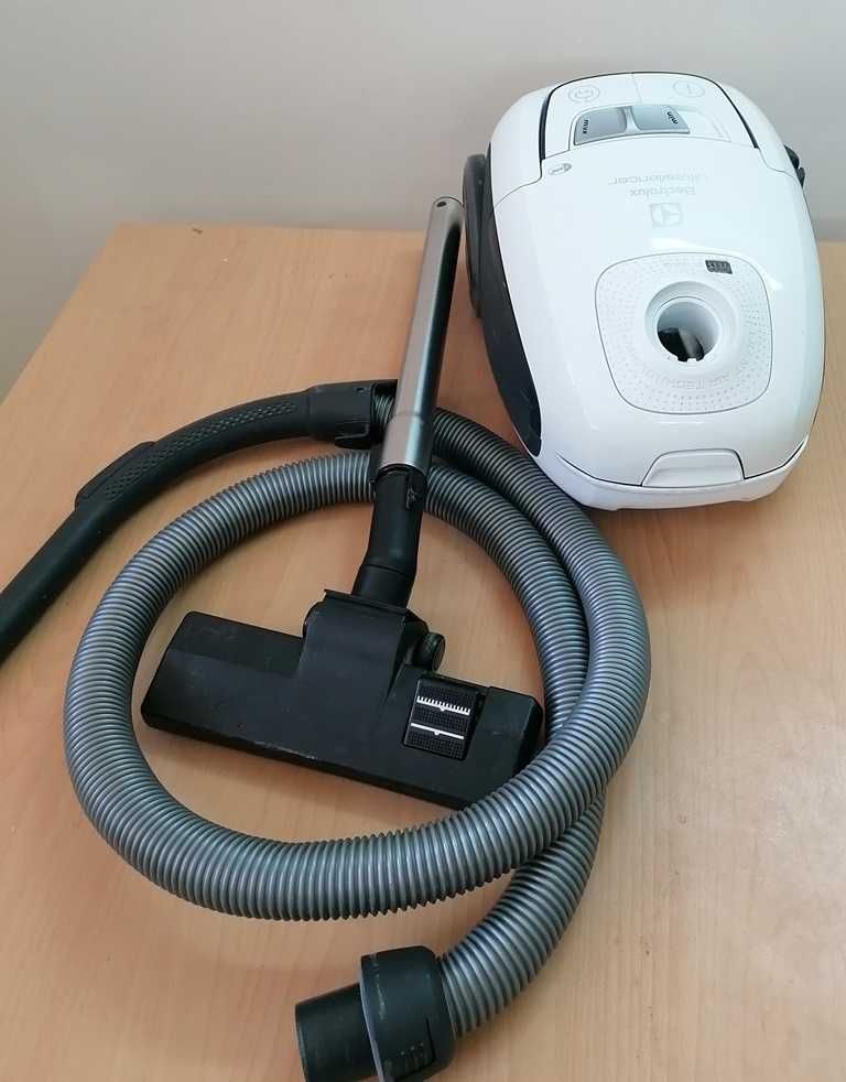 Прахосмукачка Electrolux EUSC62