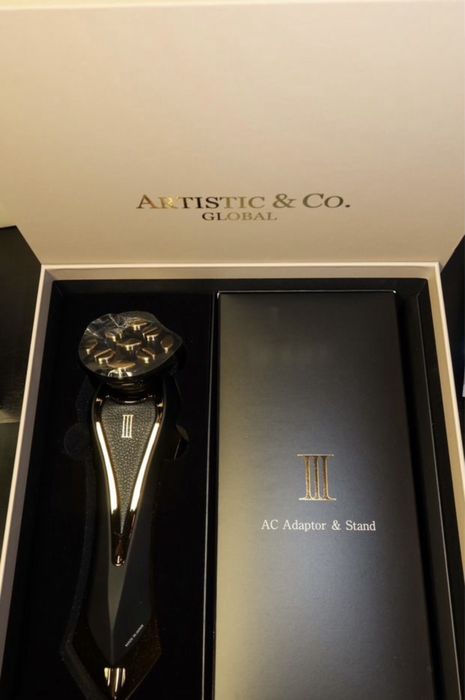 Zeus III Artistic and co Оригинал