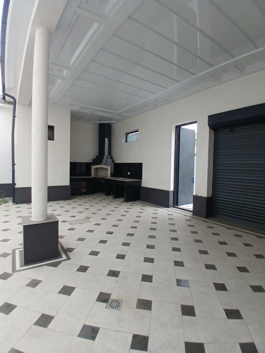 Сергили мошина бозор ховли сотилади.2.8 соту