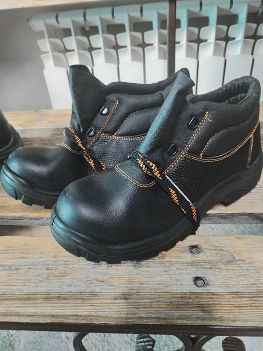 Продам Сапоги, ботинки рабочие