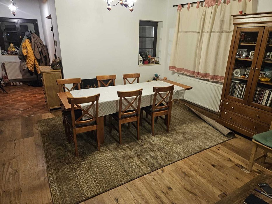 Set masa cu scaune lemn lacuit, stare impecabila, ideala pentru living