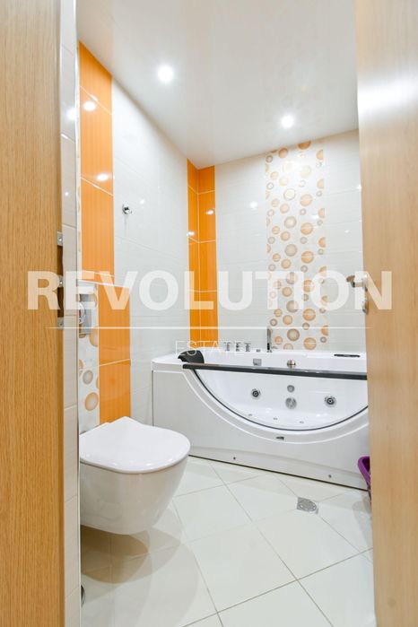 Тристаен апартамент в ж.к. Хиподрума.