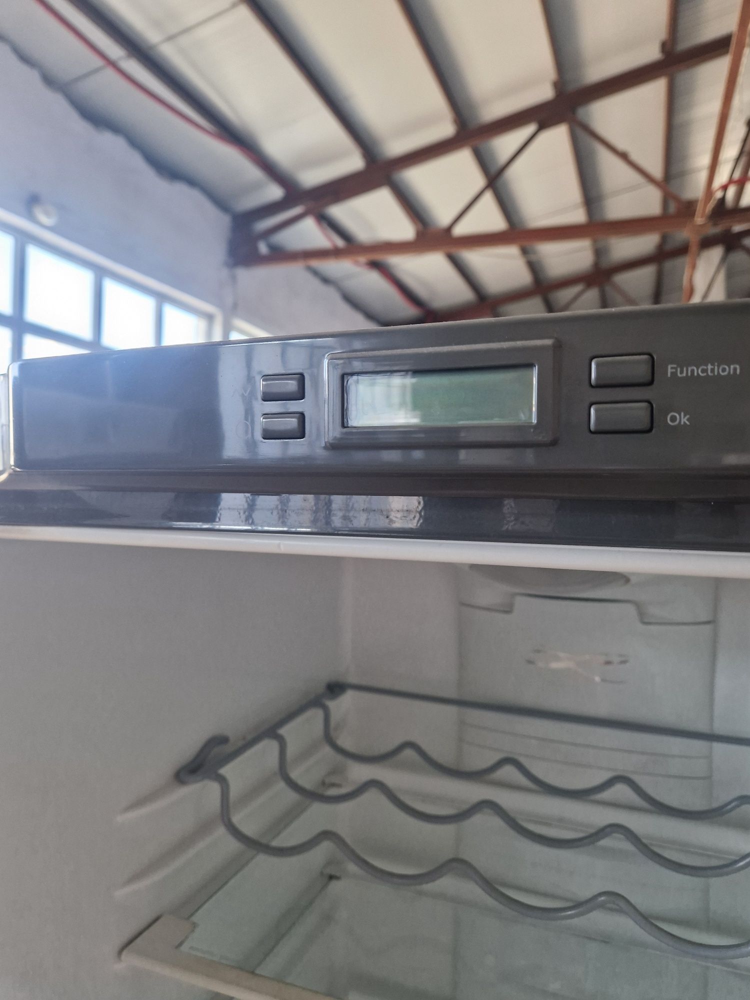 Хладилник с фризер Electrolux A++ No Fros 200 смt