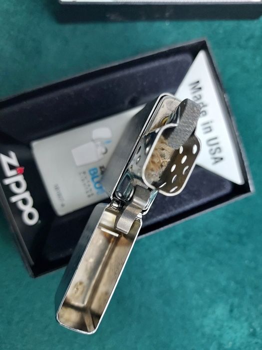 Bricheta Zippo slim originala an 2009