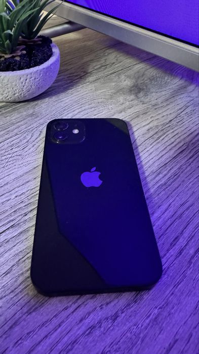 iPhone 12 – stare foarte bună, 82% sănătatea bateriei