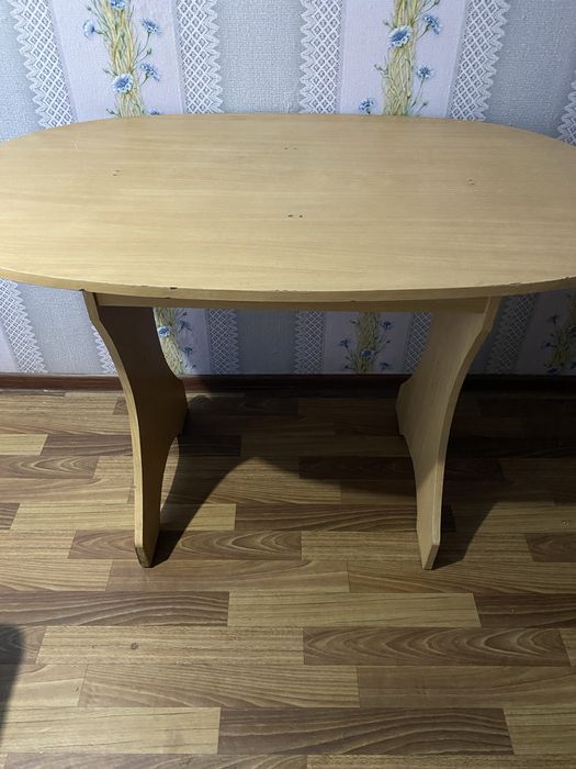 Продам стол