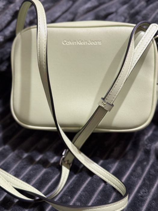 Дамска чанта през рамо