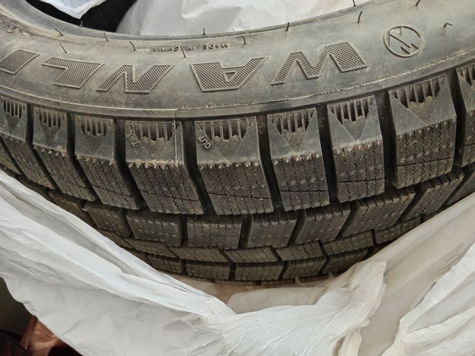 Новый зымний балон САТЫЛАДЫ.СРОЧНО! 235/45R18. Размер 18.