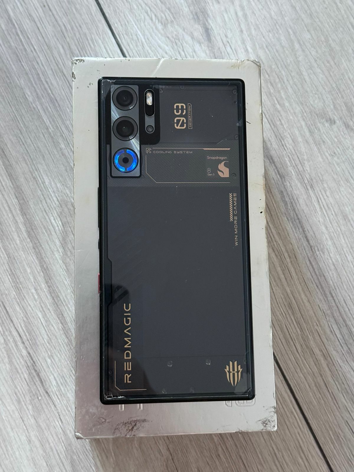 Продам мощный игровой смартфон