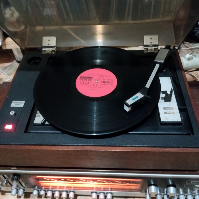 Продам Проигрыватель Мелодия 104 Стерео.