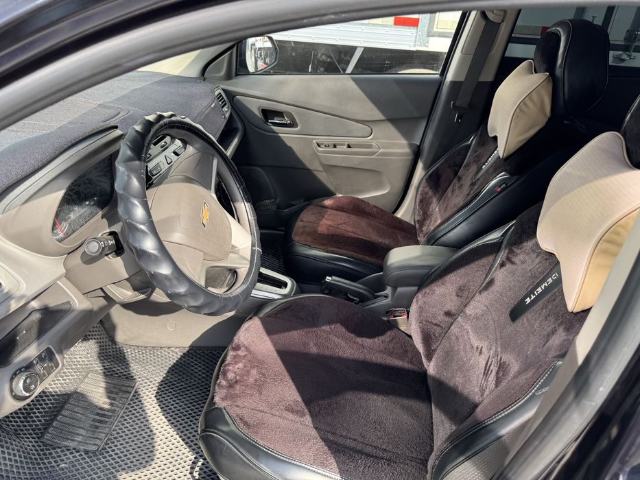 Chevrolet Cobalt 2023 4 poz