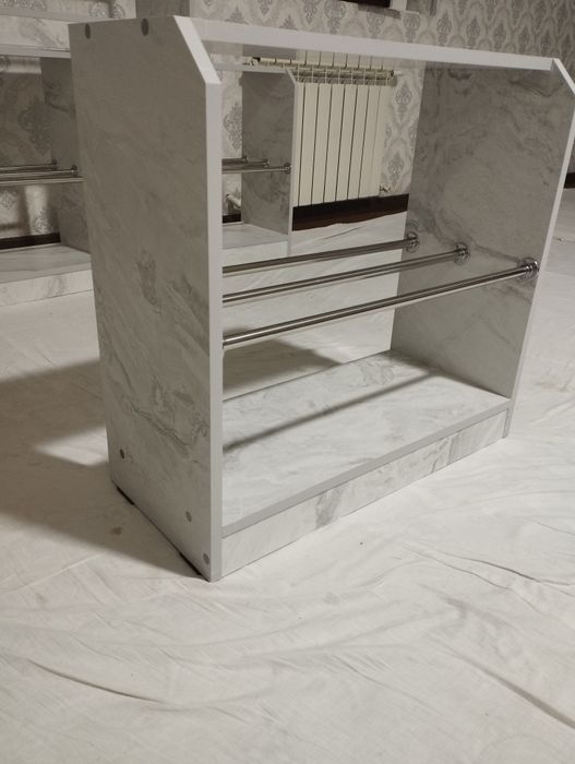 Oyoqkiyim uchun podstavka