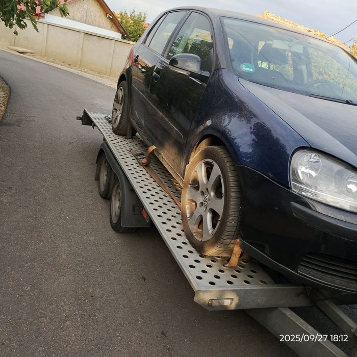 Vând Golf 5 1.4 benzina