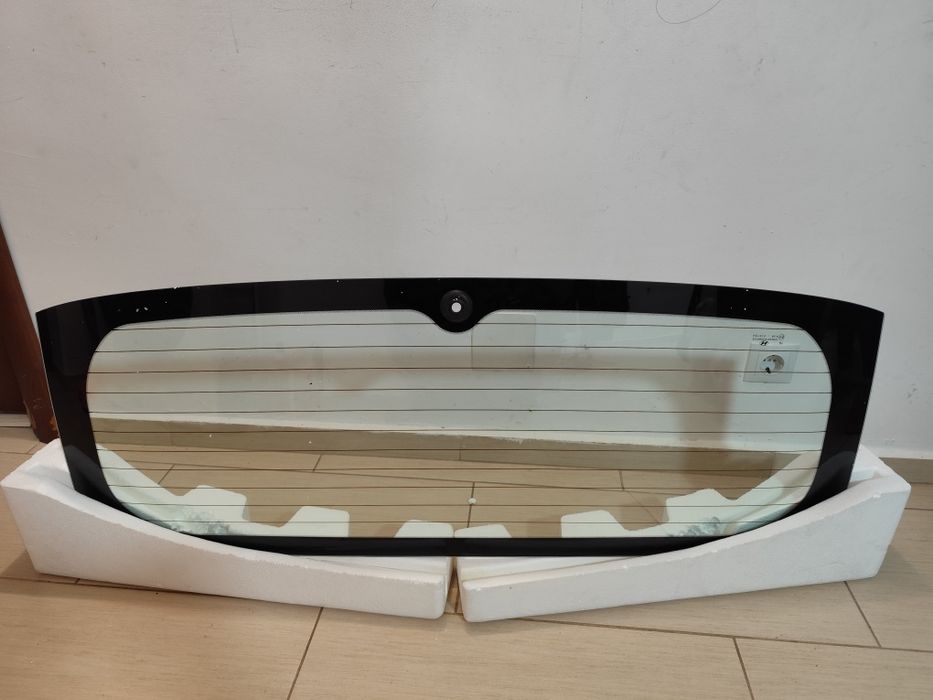 Vând Luneta Hyundai i20