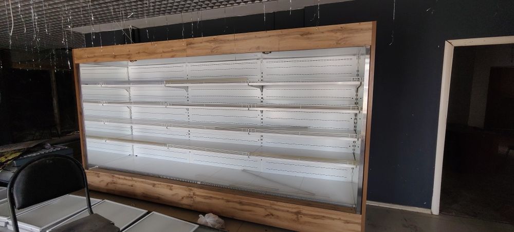 Продаётся витринный холодильник горка