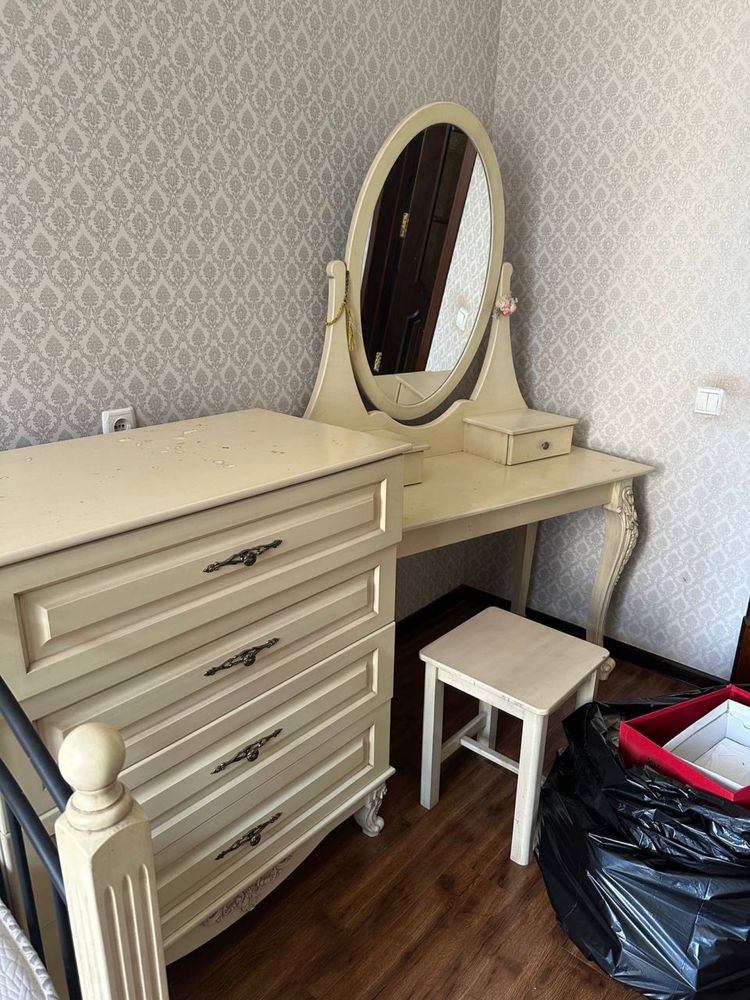 Мебель в спальню девушки