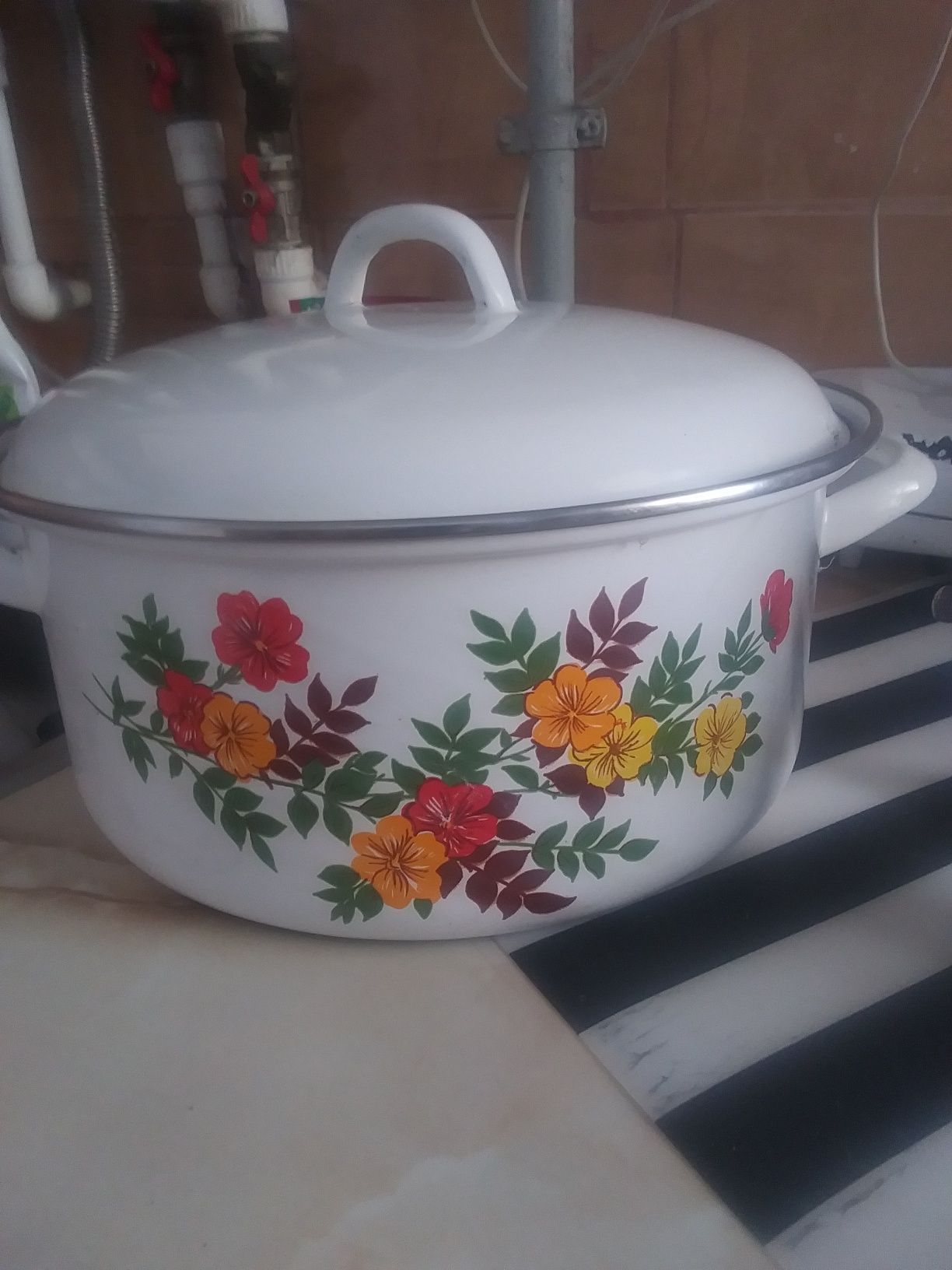 Oală dinn inox 7,0 L de la KORKMAZ.

Date tehnice:

material: oțel ino