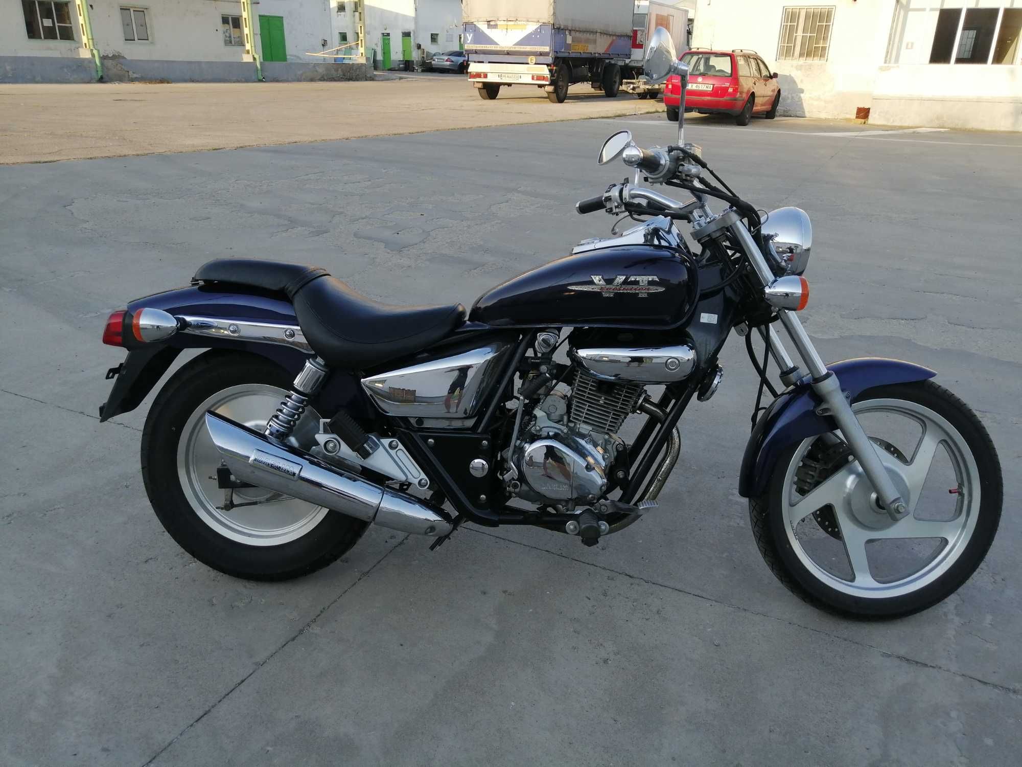 Мотор Чопър Daelim VT125