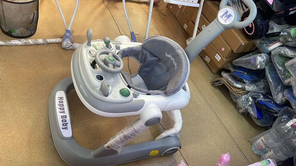 Cărucior bebeluși și premergatoare